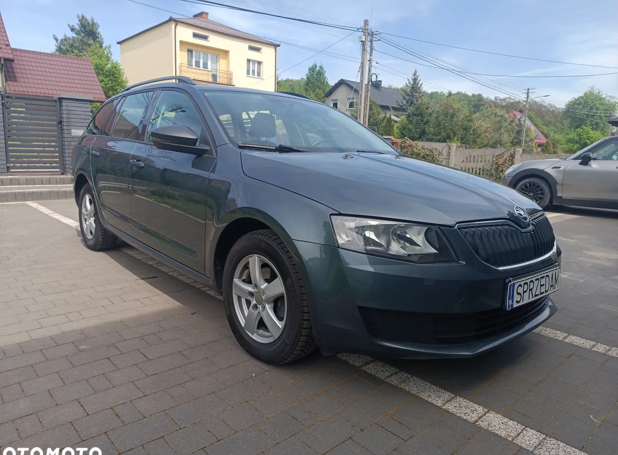 samochody osobowe Skoda Octavia cena 33700 przebieg: 235000, rok produkcji 2015 z Starachowice